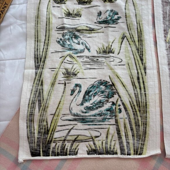 Lot of 2 Vintage Nature Themed Hand Towels - Picture 7 of 14